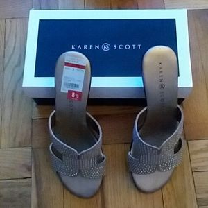 BRAND NEW Karin Scott slide sandal